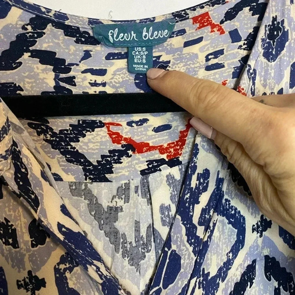 💚 Fleur Bleue | Blue Patterned boho top - size small - Picture 2 of 2